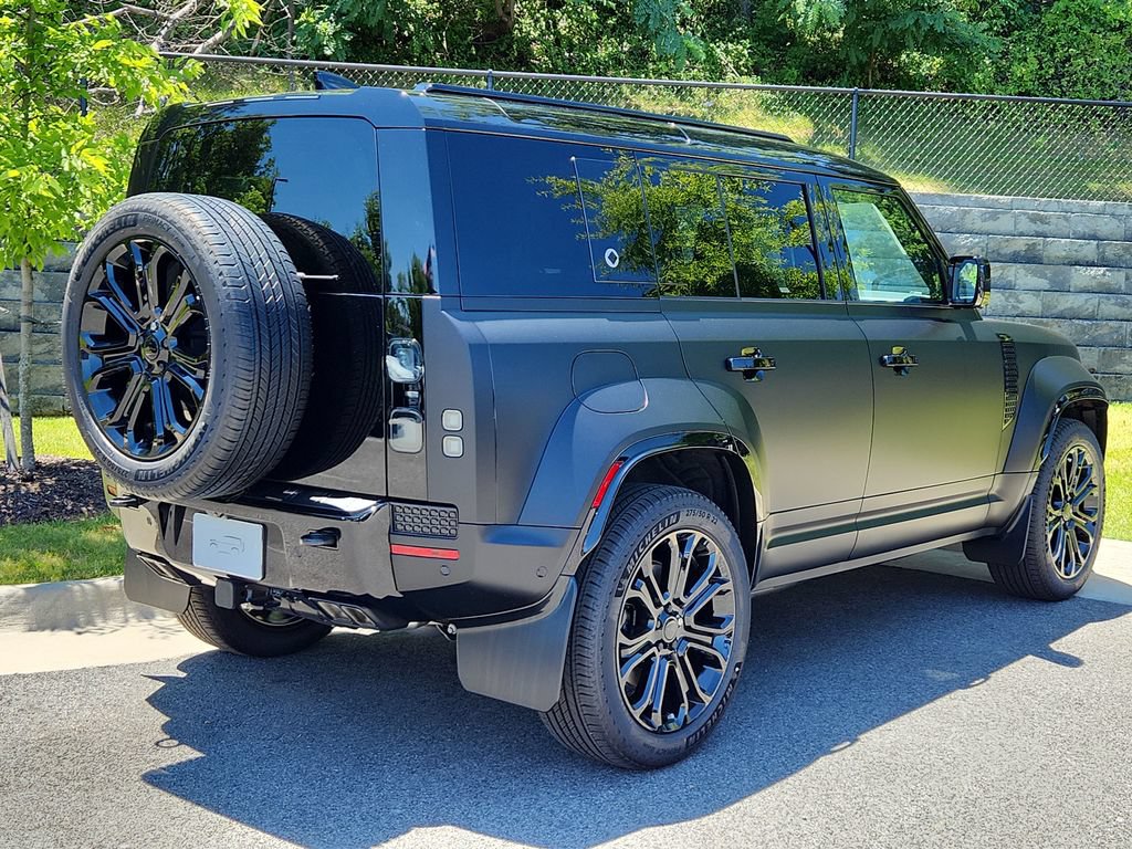 New 2026 Land Rover Defender 110 OCTA AWD/4WD image 2