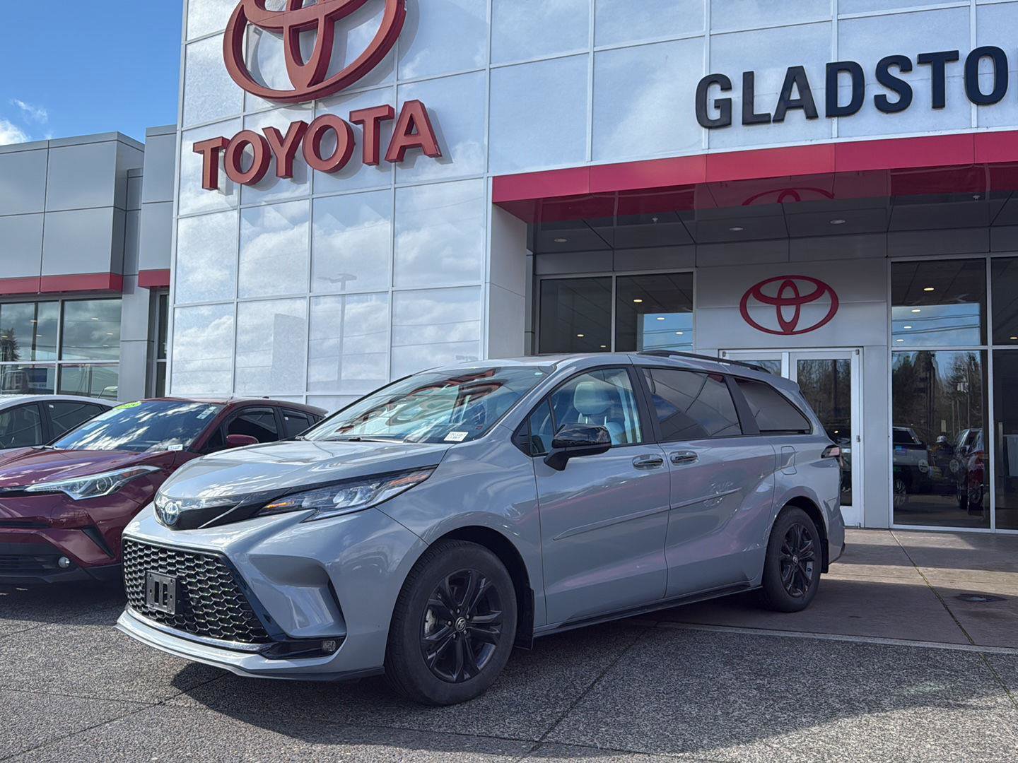 Used 2025 Toyota Sienna XSE w/ XSE Plus Package image 10