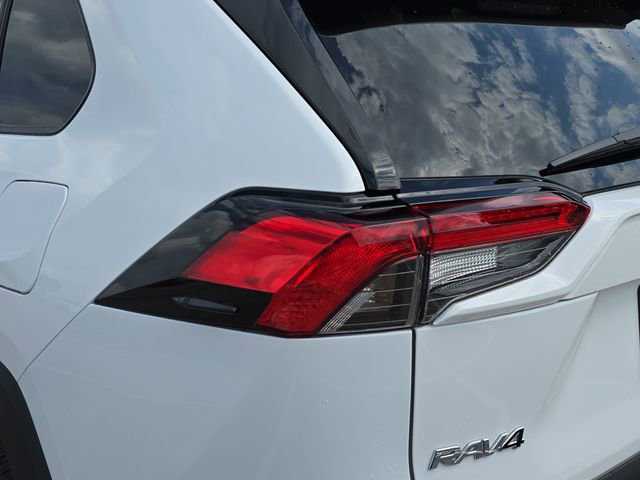 Used 2025 Toyota RAV4 LE image 33