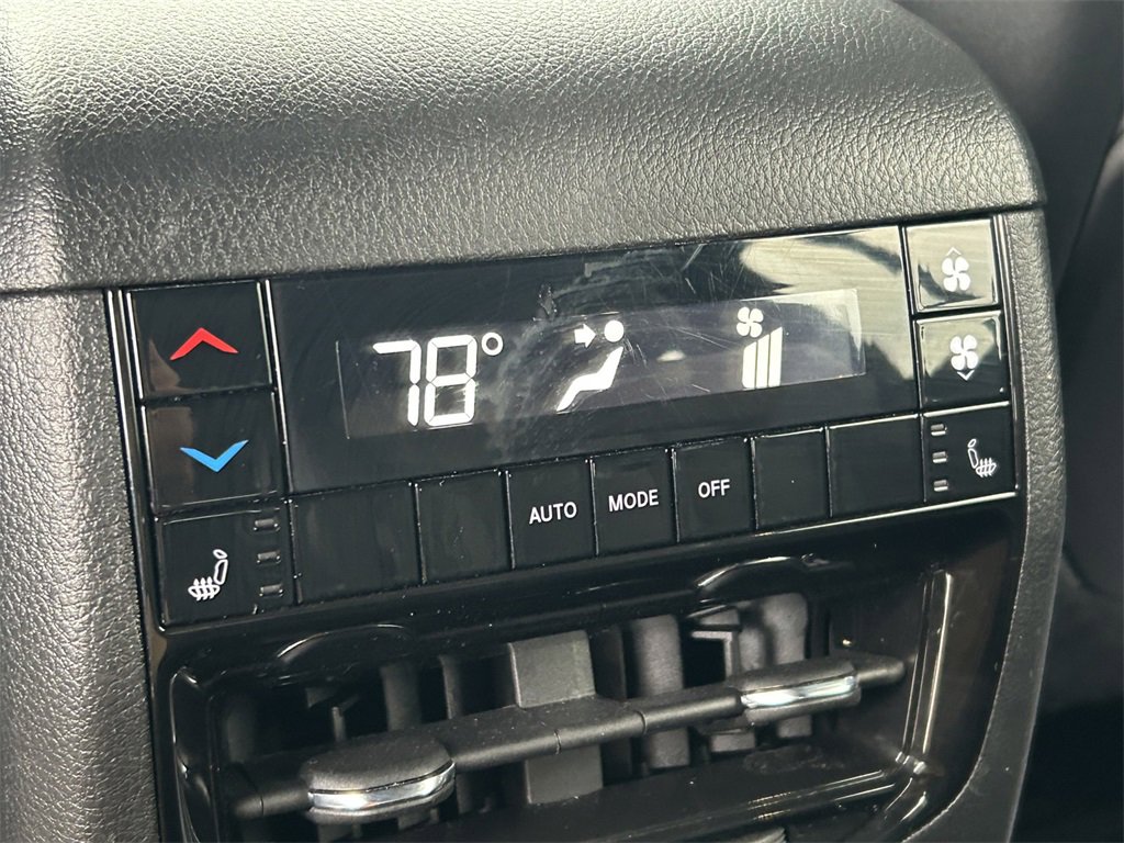 Used 2025 Jeep Grand Cherokee L Limited image 23