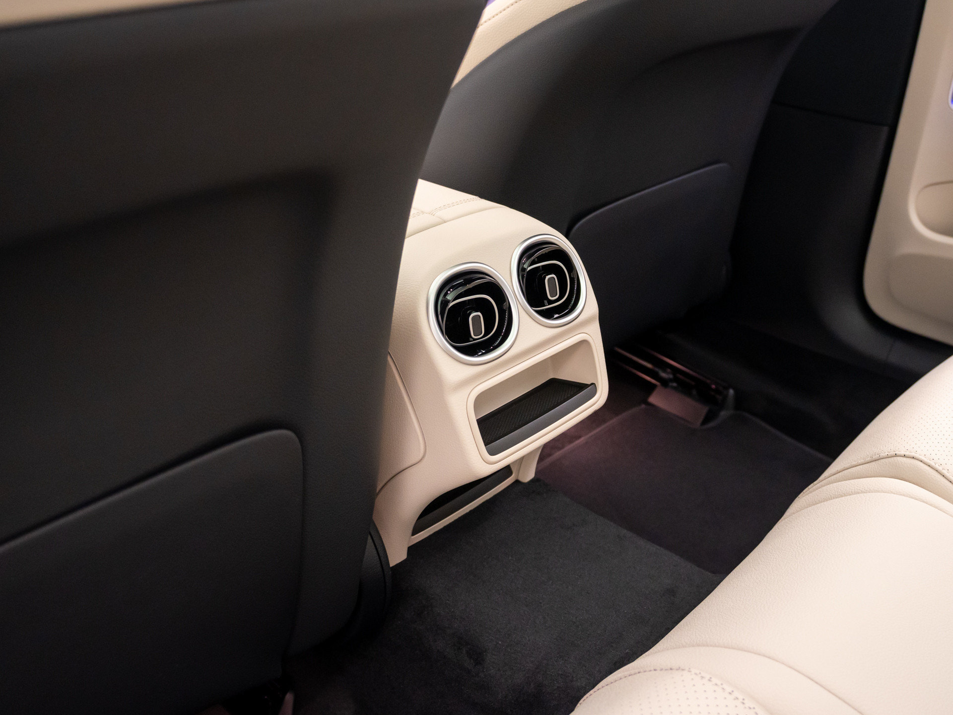 New 2026 Mercedes-Benz C 300 4MATIC Sedan image 19
