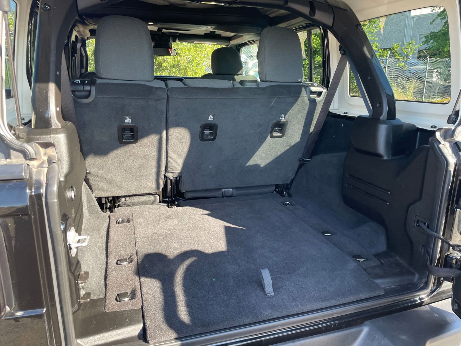 Used 2025 Jeep Wrangler Unlimited Sport AWD/4WD image 31