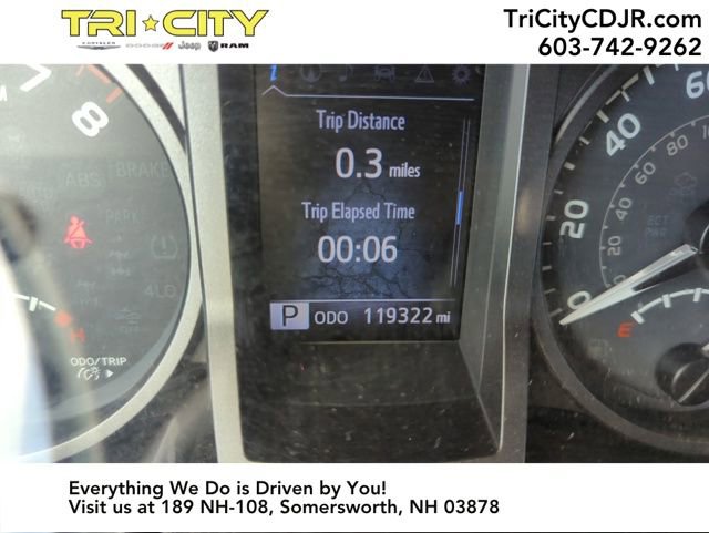 Used 2018 Toyota Tacoma TRD Off-Road image 18