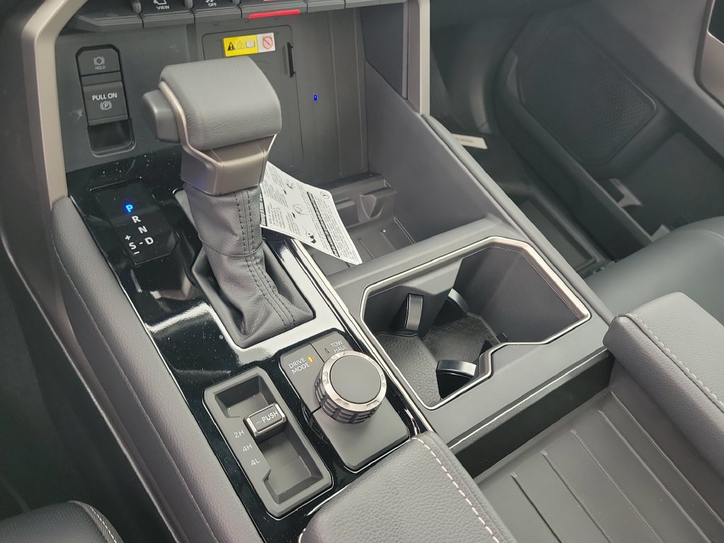 New 2026 Toyota Tundra Limited AWD/4WD image 18