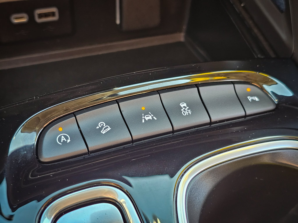 Used 2023 Buick Envision Essence AWD/4WD image 27
