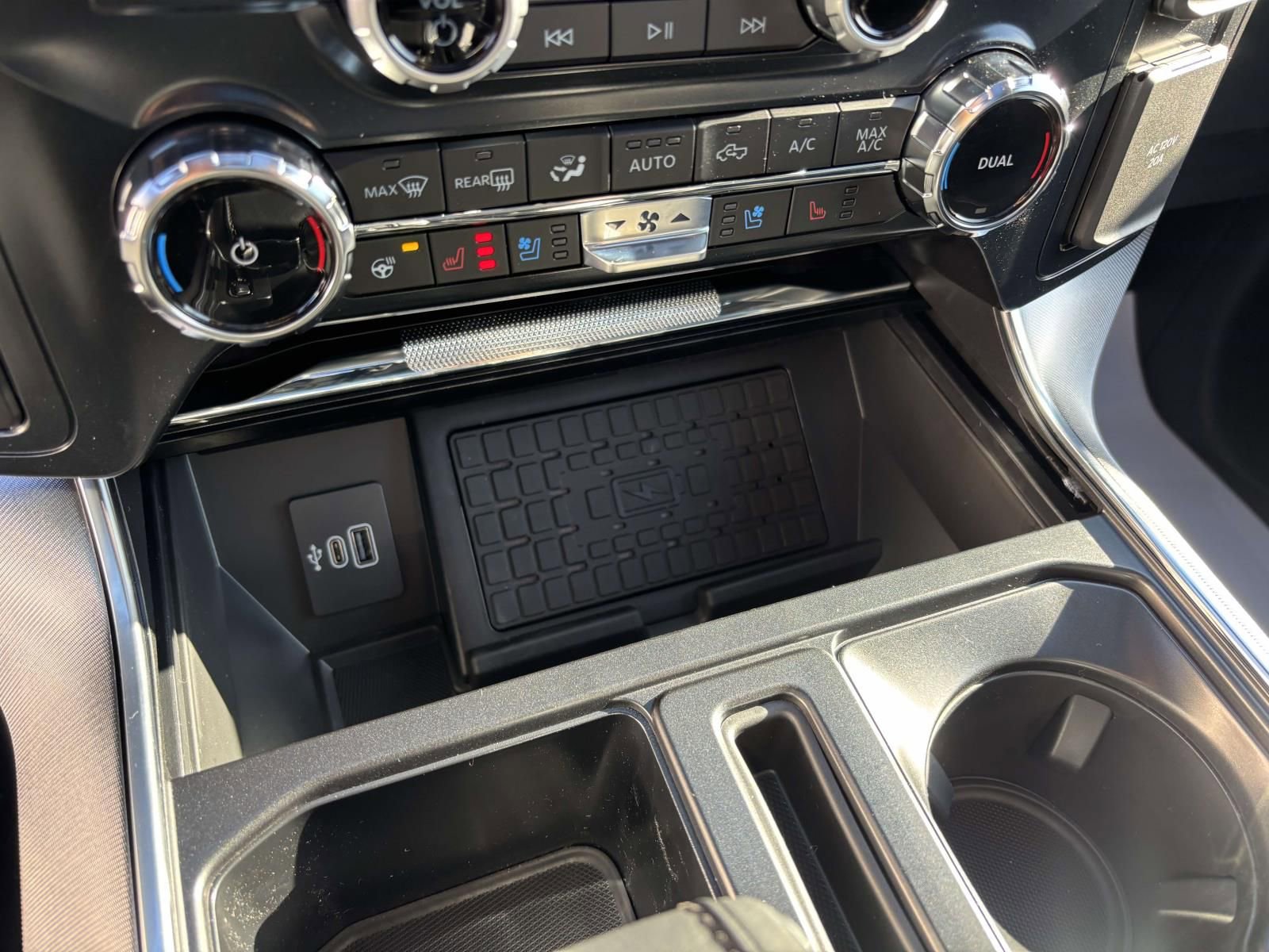 New 2025 Ford F150 Platinum w/ Equipment Group 702A High image 24