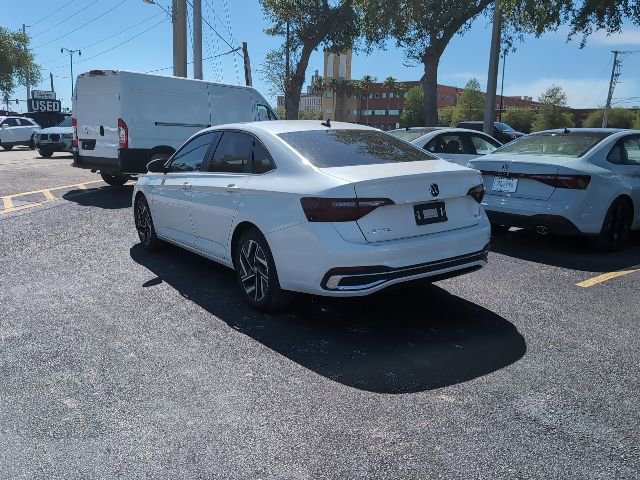 Used 2024 Volkswagen Jetta SEL FWD image 4