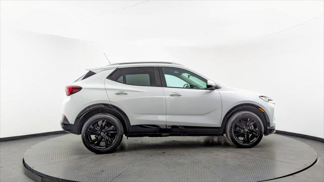 Used 2024 Buick Encore GX Sport Touring image 8