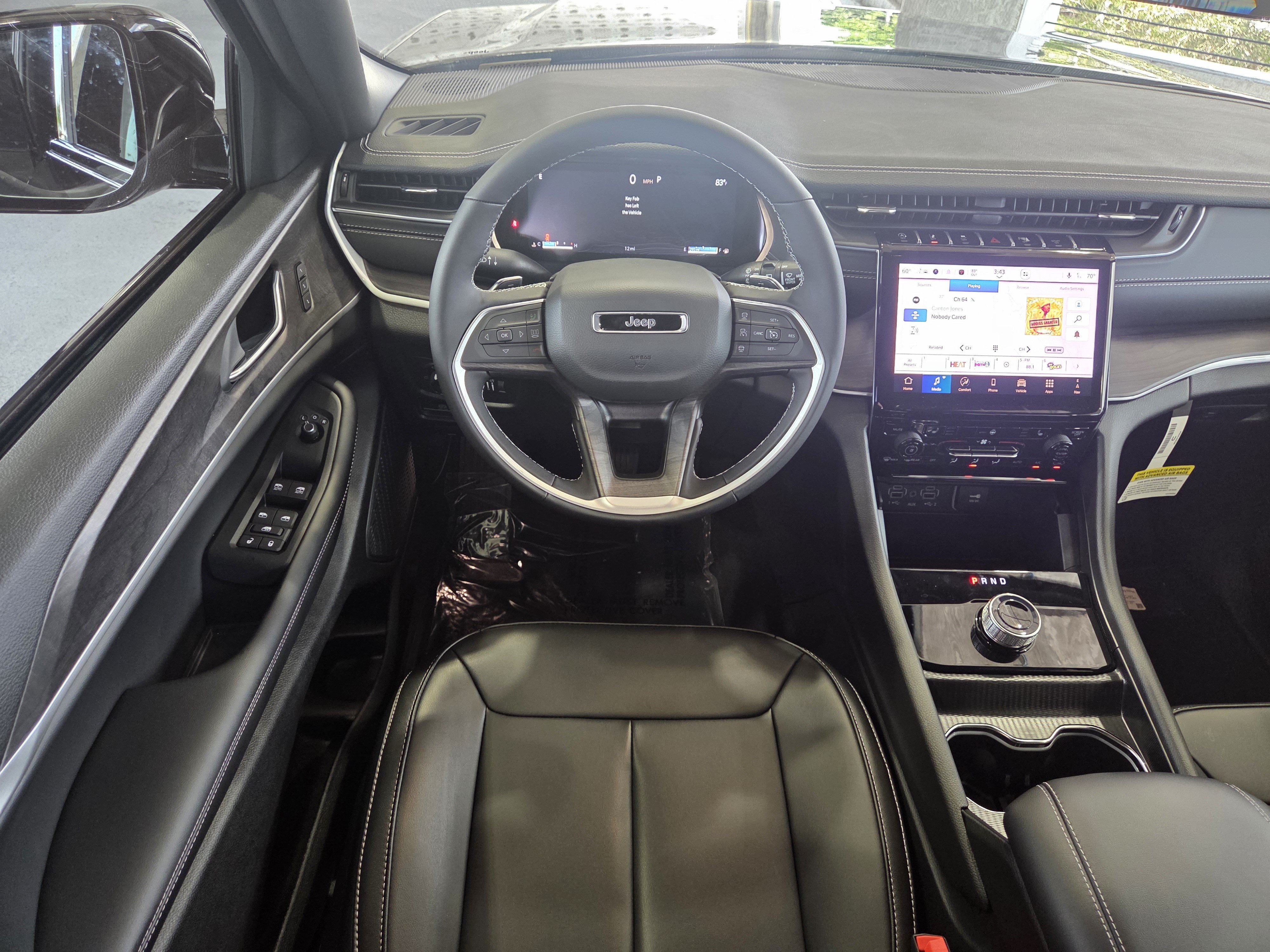 New 2025 Jeep Grand Cherokee Limited w/ Black Appearance Package RWD image 17