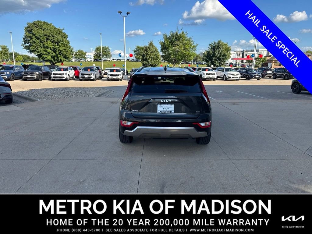 Used 2025 Kia Niro EX Touring FWD image 4