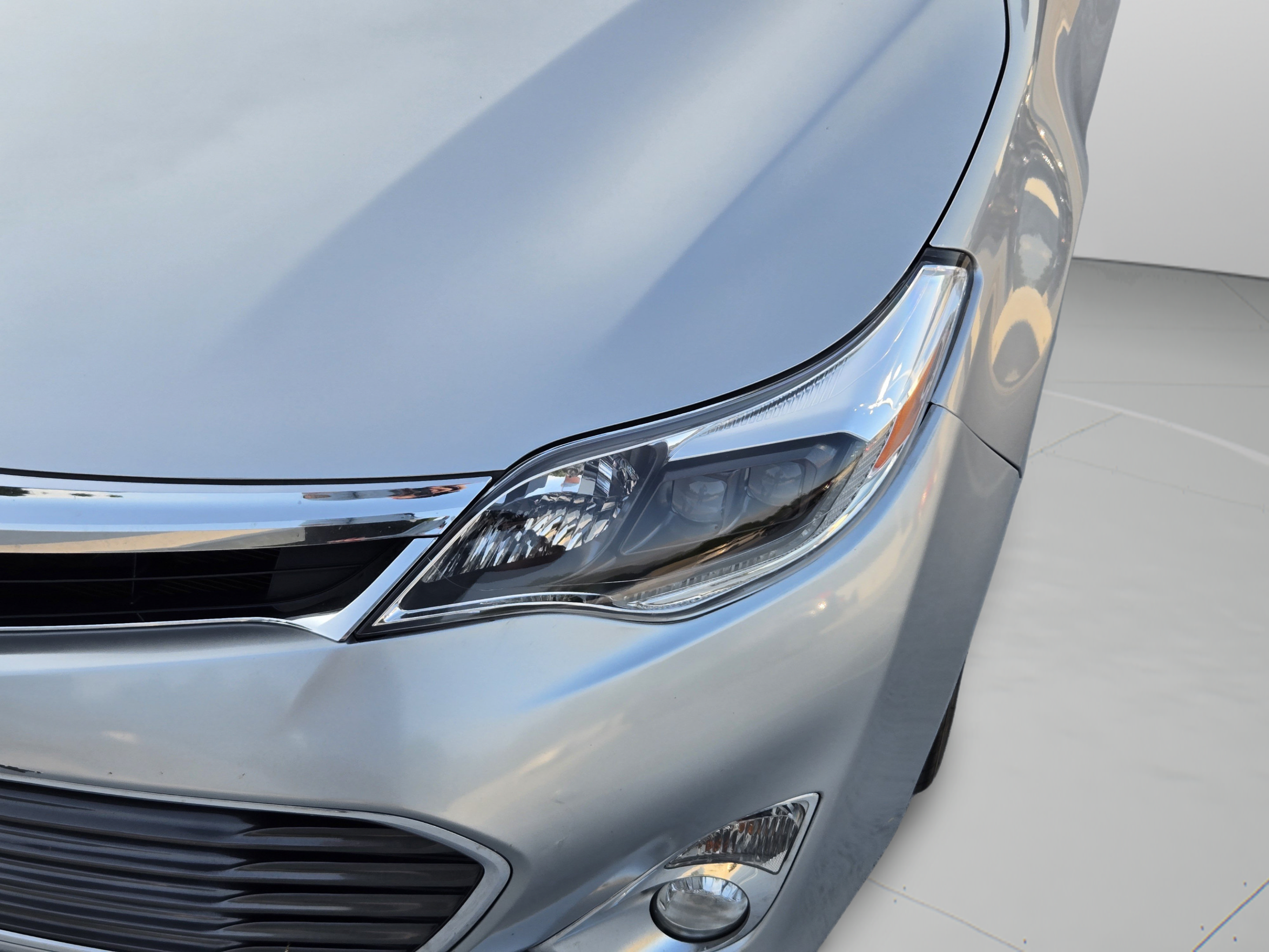 Used 2015 Toyota Avalon Limited FWD image 31