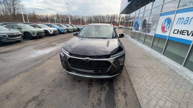 Certified 2025 Chevrolet Trax LT w/ LT Convenience Package image 3