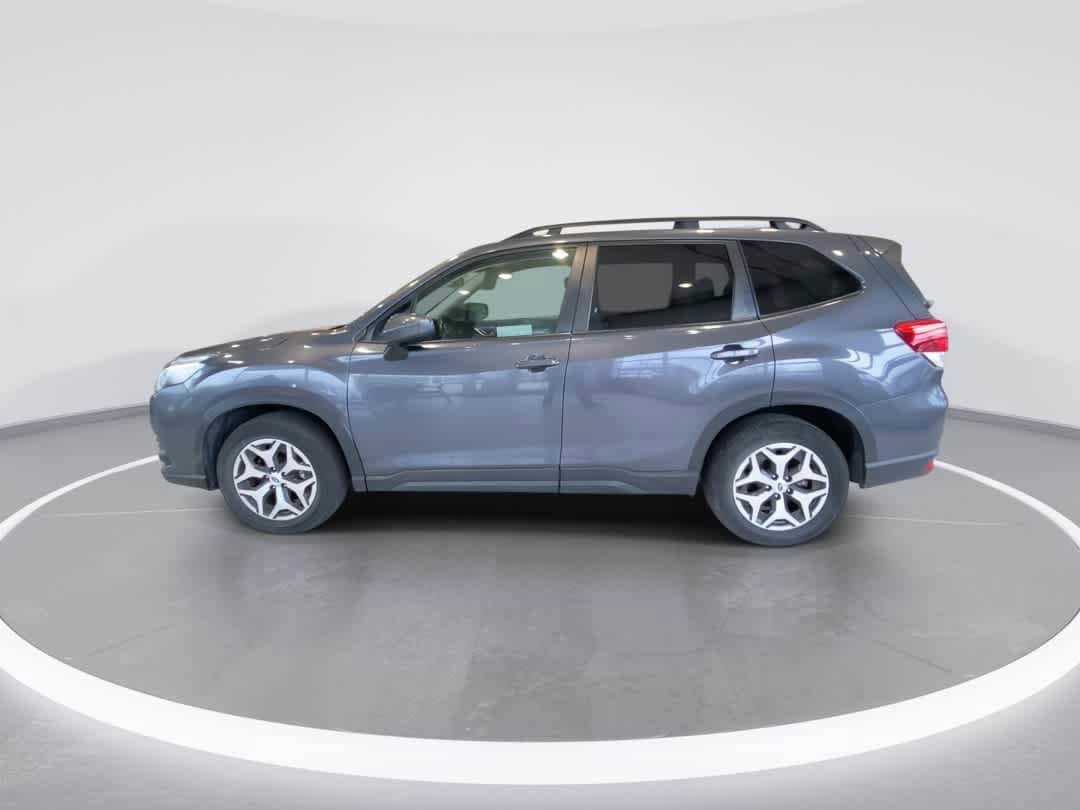 Used 2022 Subaru Forester Premium AWD/4WD image 5