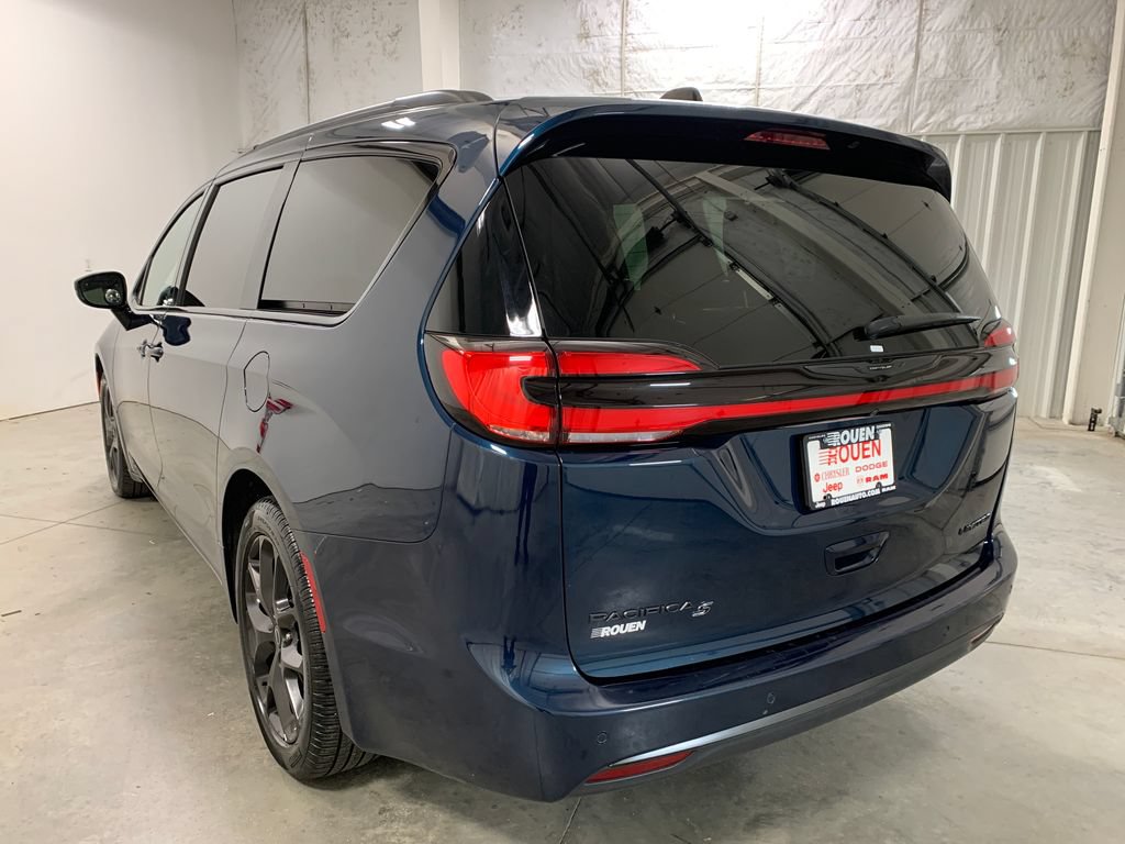 Used 2025 Chrysler Pacifica Limited FWD image 6
