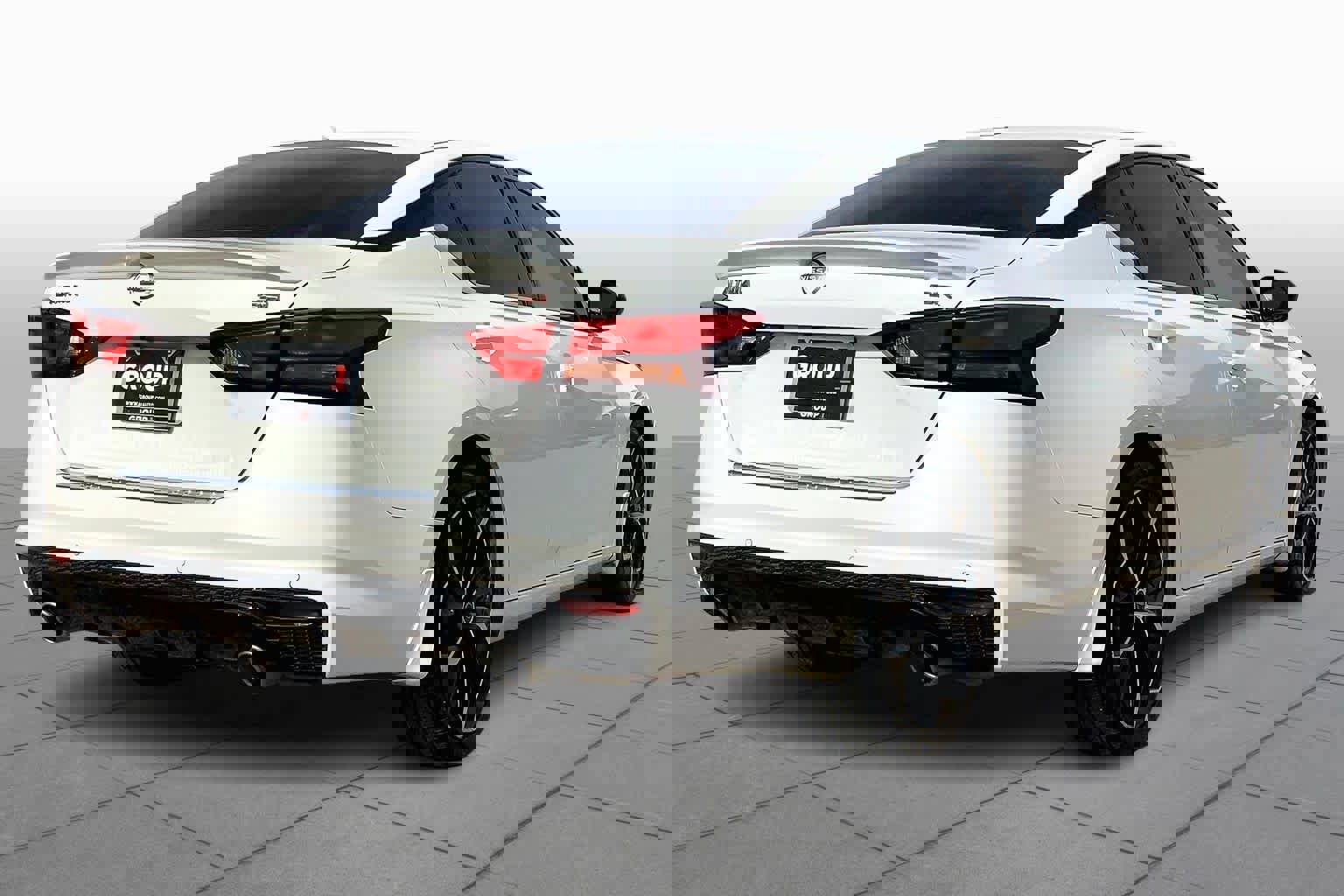 Used 2023 Nissan Altima 2.5 SR image 13