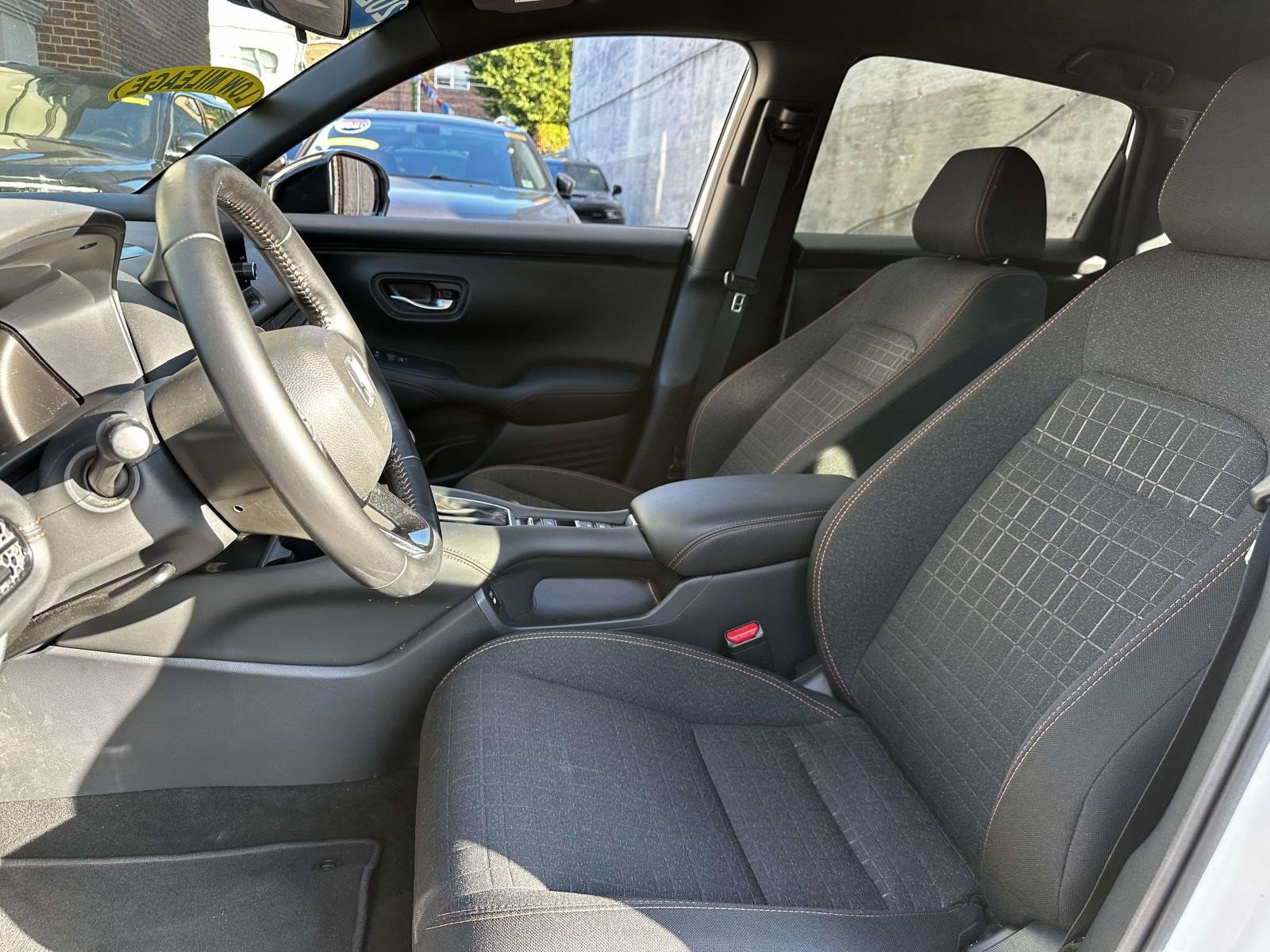 Used 2025 Honda HR-V Sport image 15