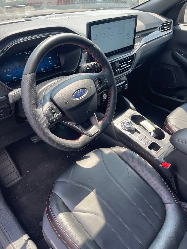 Used 2025 Ford Escape ST-Line Elite w/ Premium Technology Package AWD/4WD image 6
