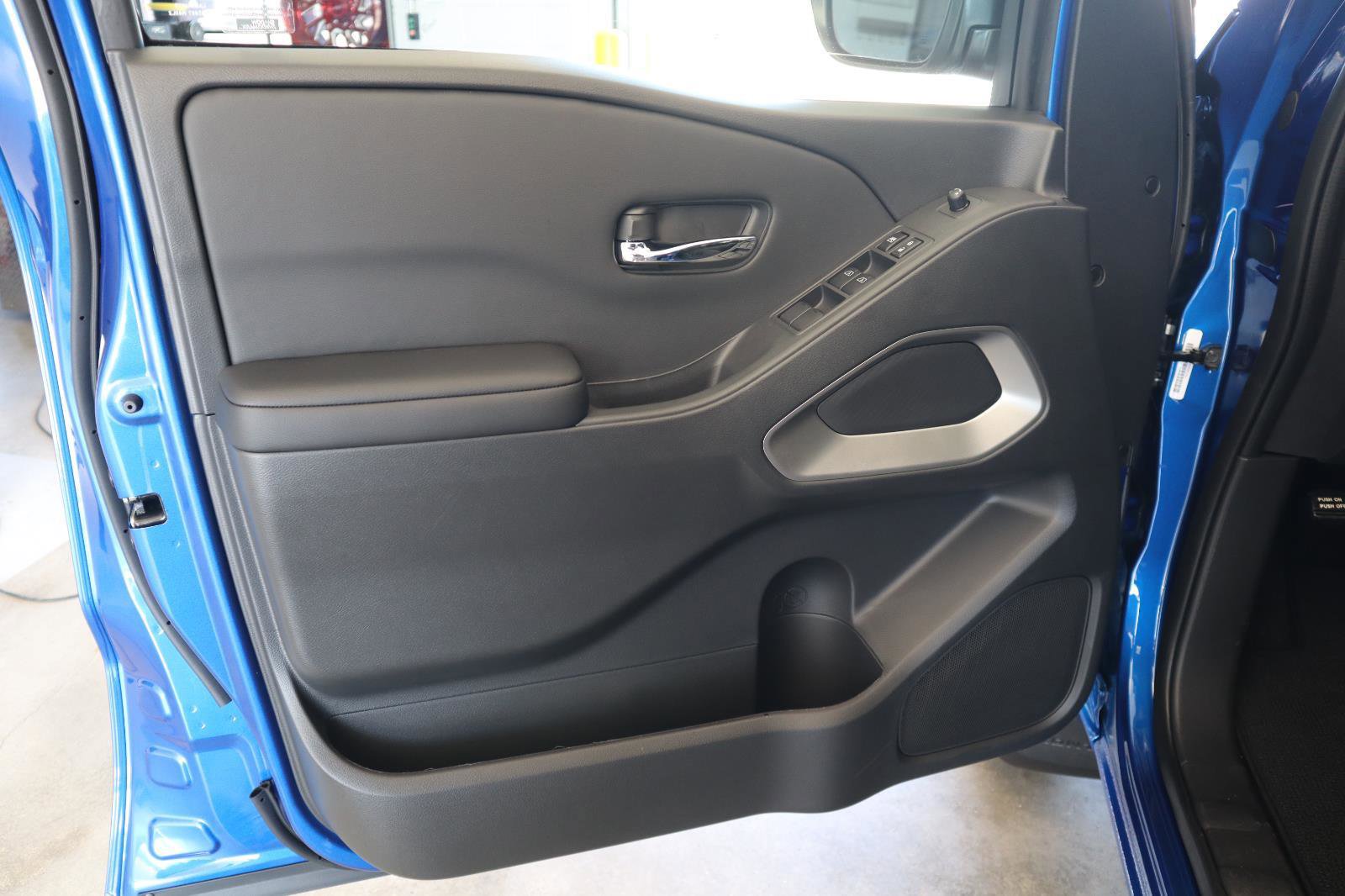 New 2026 Nissan Frontier 4x4 Crew Cab image 17