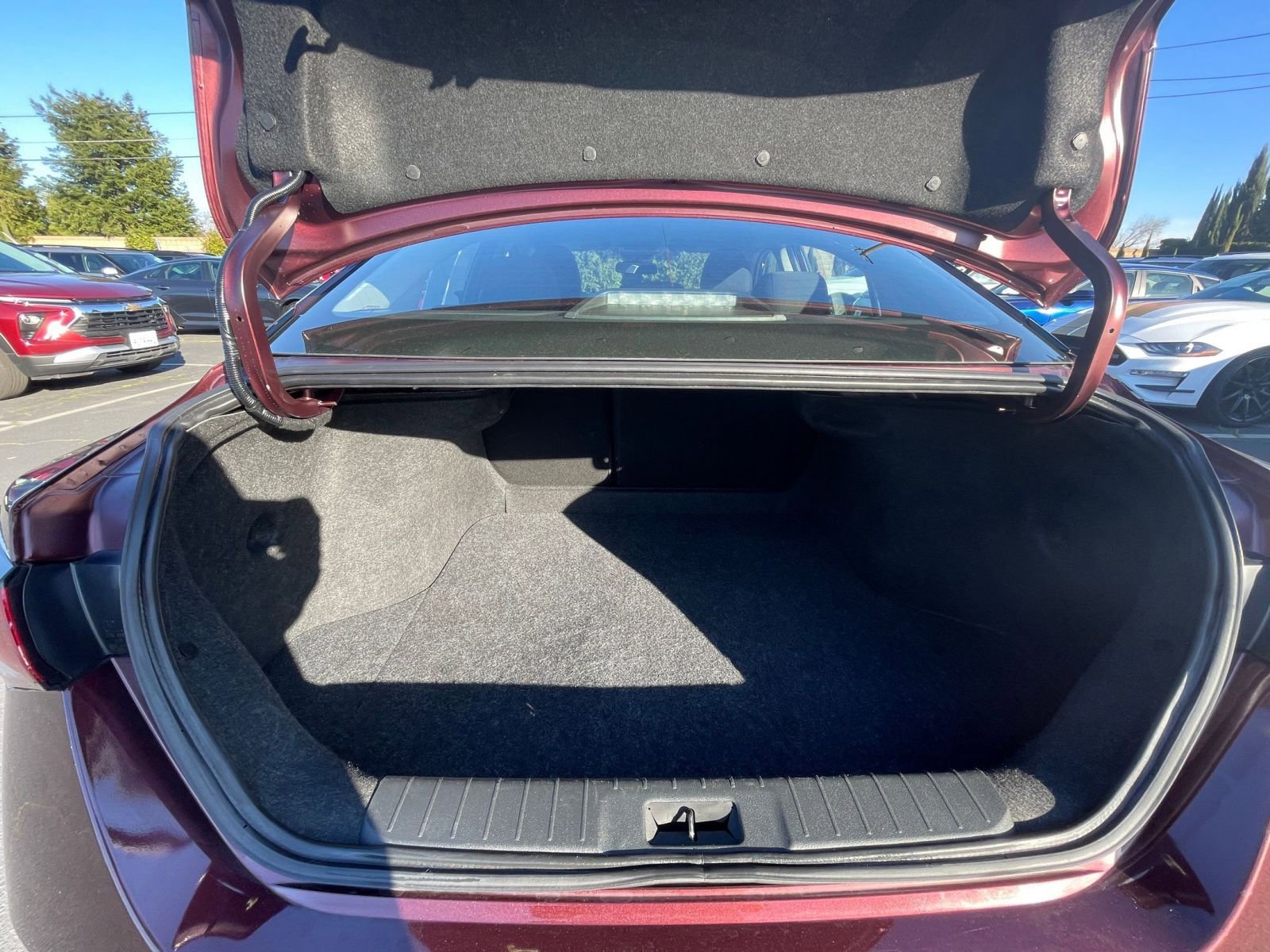 Used 2025 Nissan Sentra SV image 25