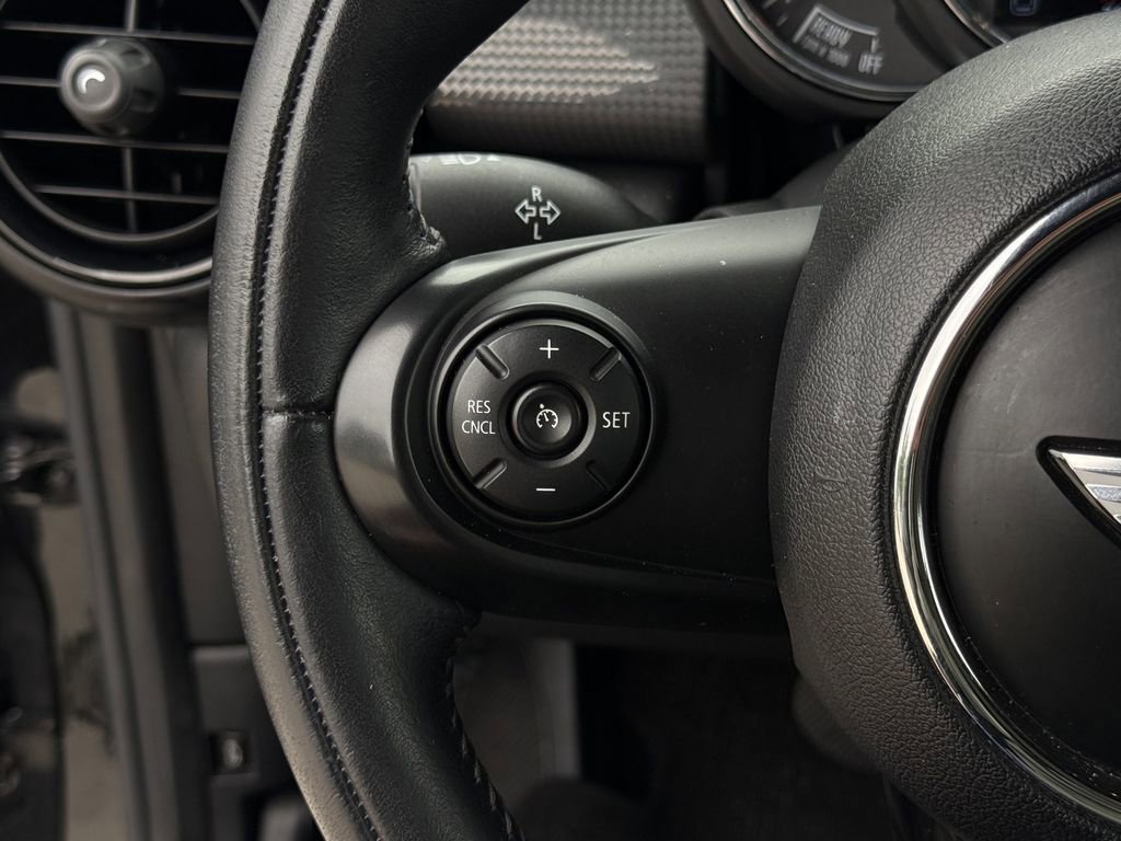 Used 2016 MINI Cooper 2-Door Hardtop FWD image 13