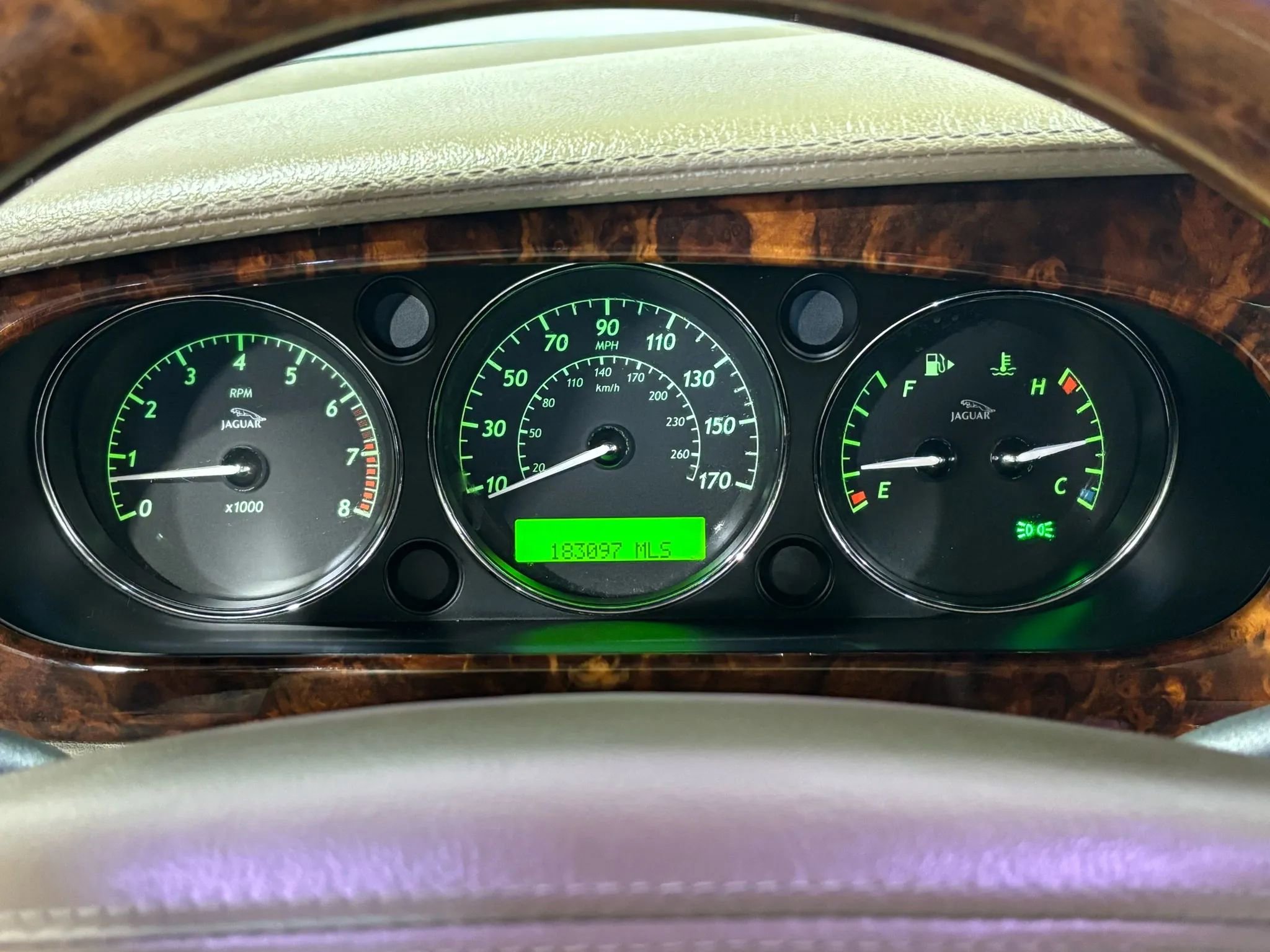 Used 2004 Jaguar XJ8 image 28