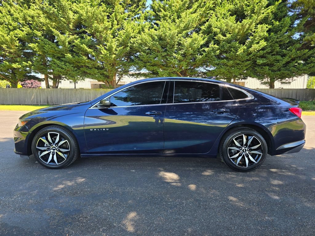 Used 2018 Chevrolet Malibu LT FWD image 3