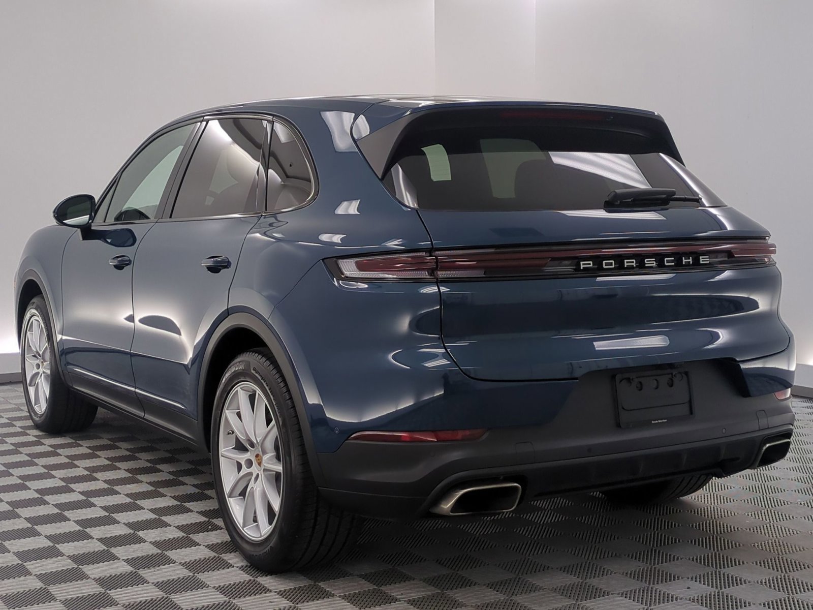 Certified 2025 Porsche Cayenne AWD/4WD video 3