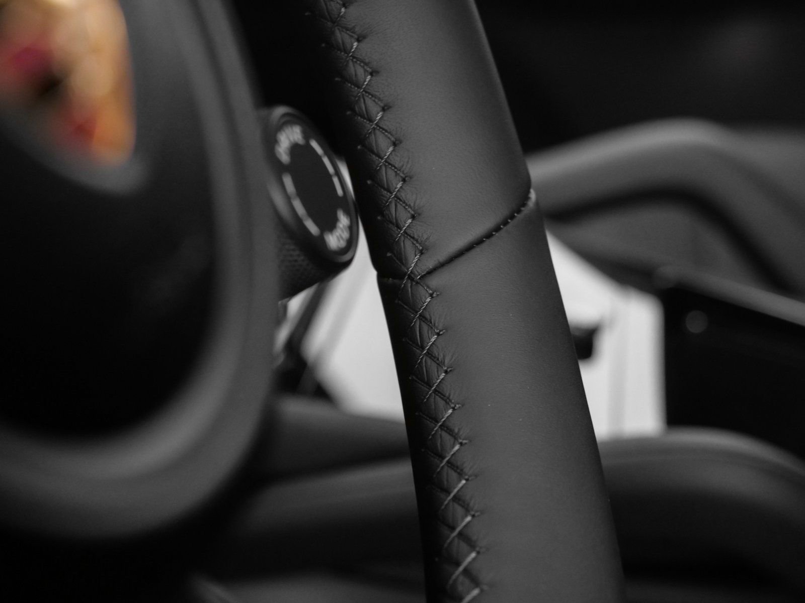 Certified 2025 Porsche Cayenne image 30