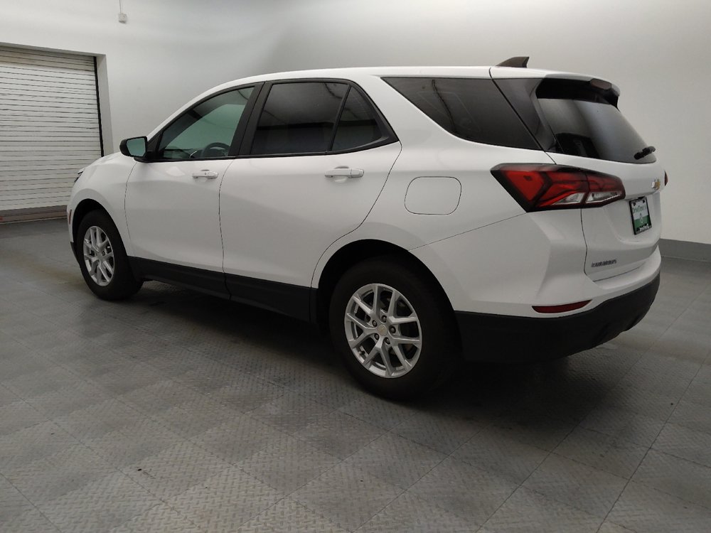 Used 2022 Chevrolet Equinox LS FWD image 3