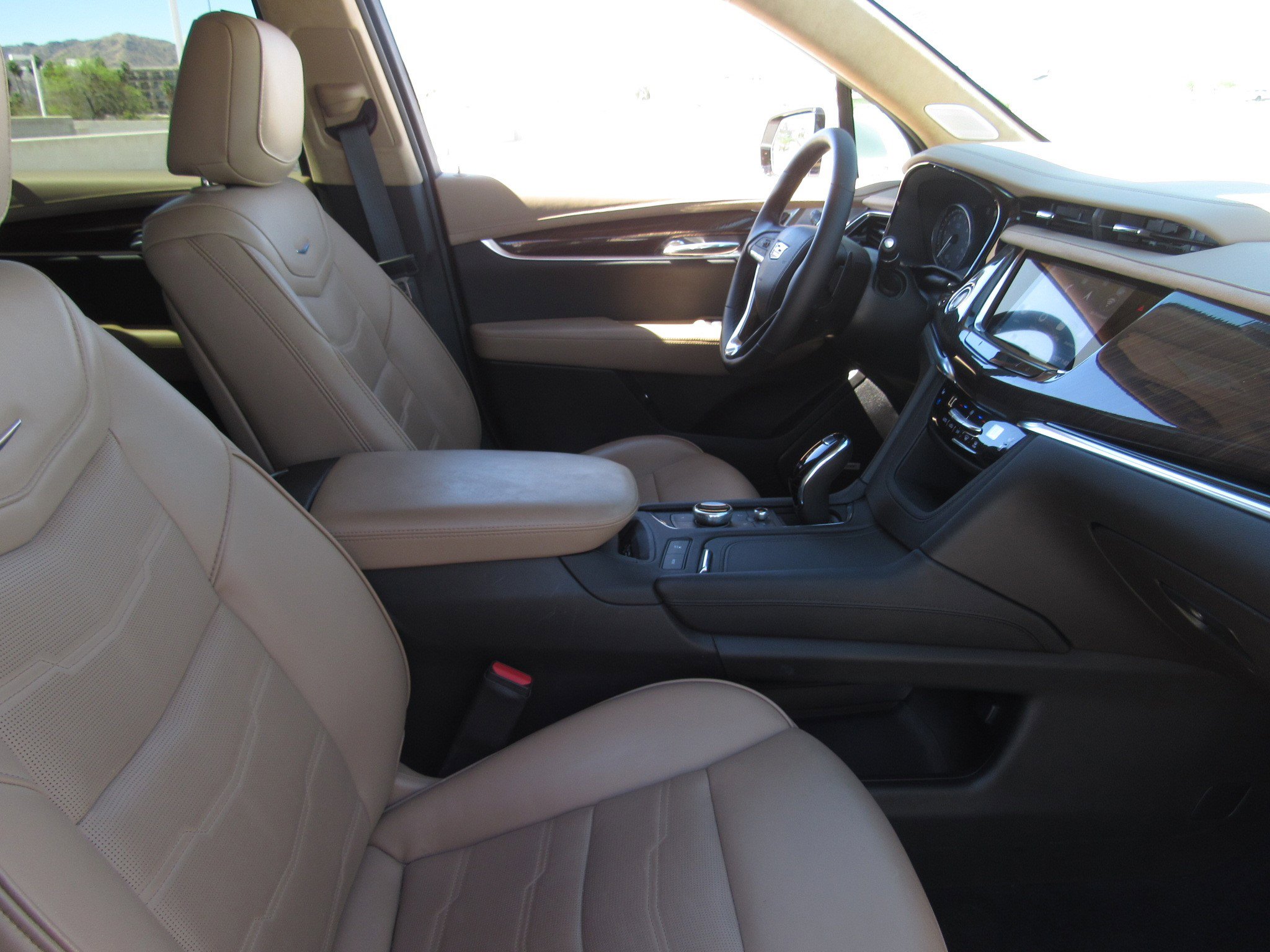 Used 2024 Cadillac XT6 Premium Luxury w/ Platinum Package image 9