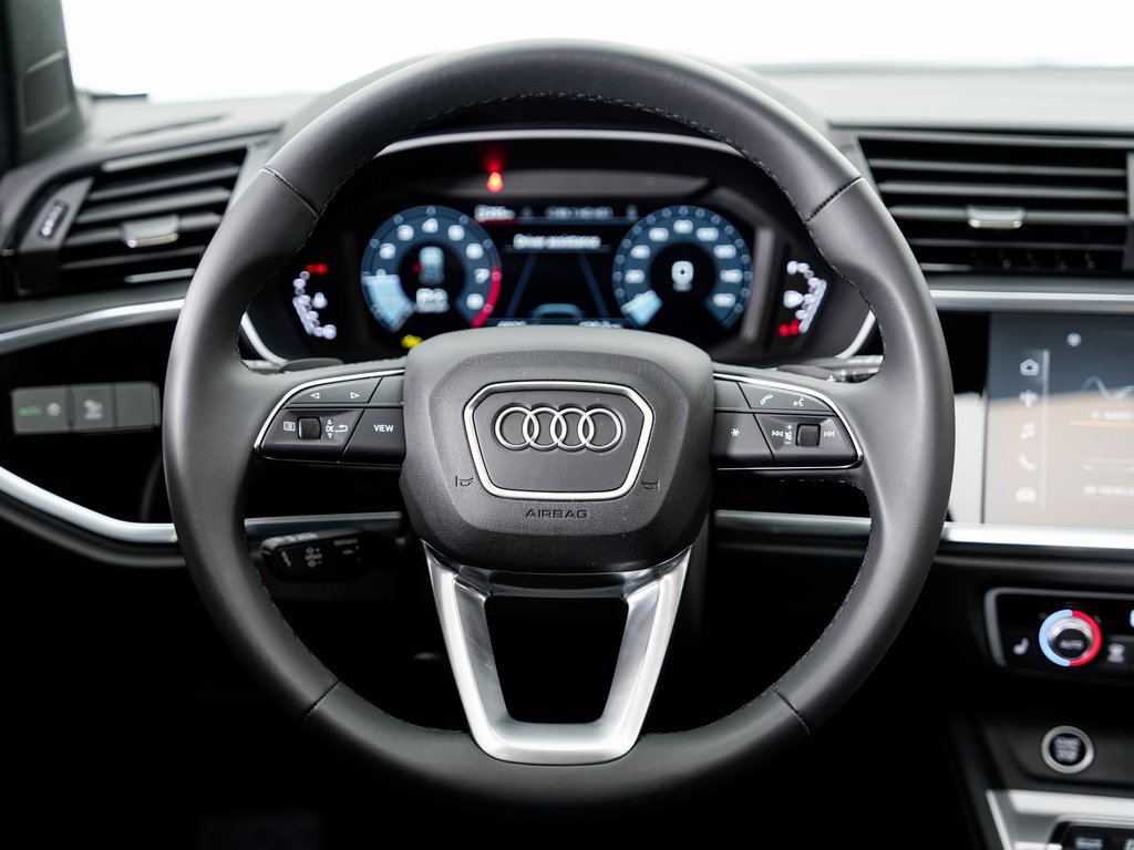 Certified 2024 Audi Q3 2.0T Premium image 11
