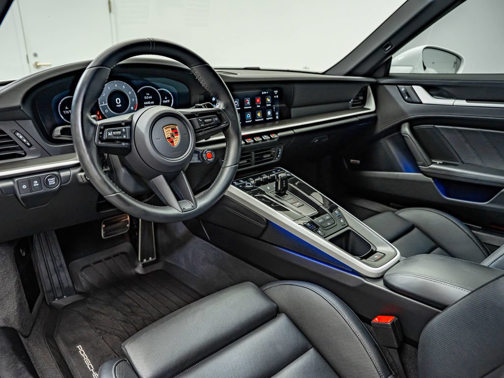 Certified 2025 Porsche 911 Carrera RWD image 4