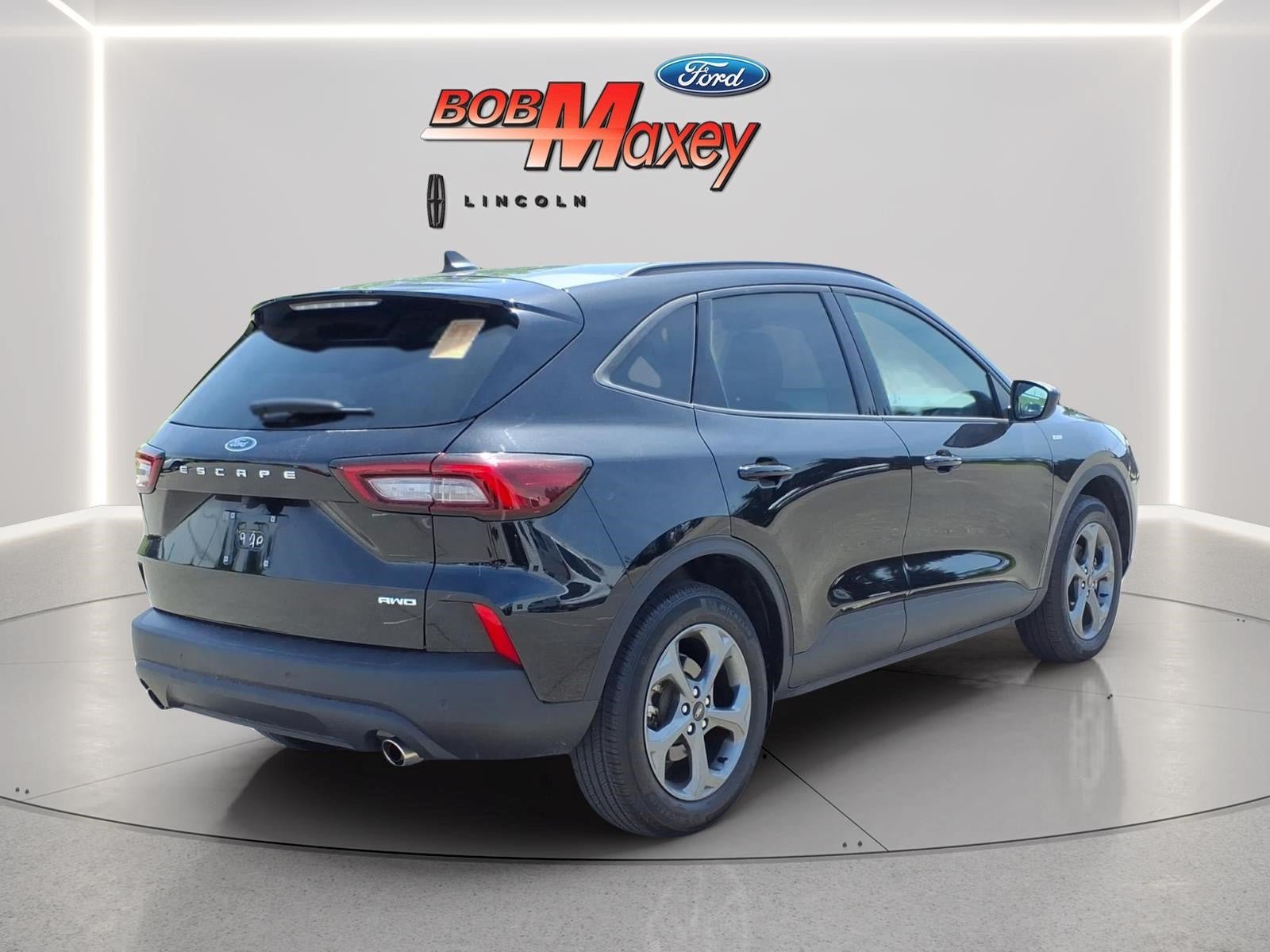 Used 2025 Ford Escape ST-Line w/ Tech Pack #1 AWD/4WD image 4