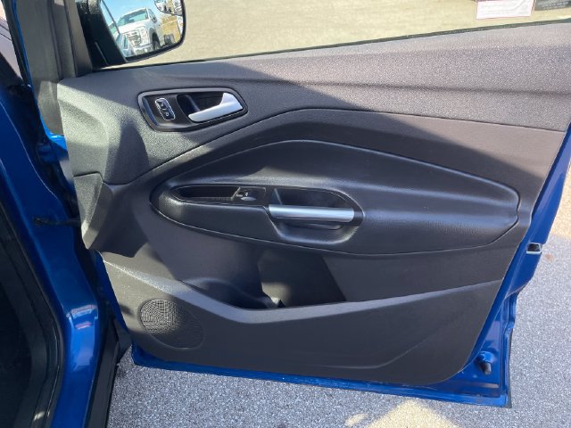 Used 2017 Ford Escape SE w/ SE Sport Appearance Package FWD image 37