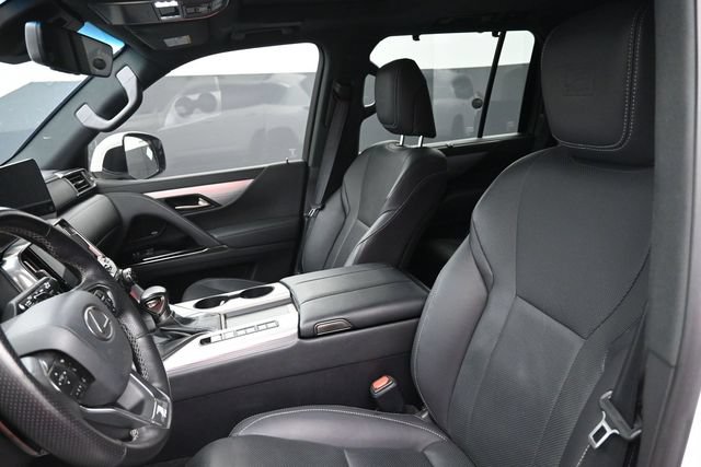 Used 2023 Lexus LX 600 F Sport w/ Accessory Package (Z1) AWD/4WD image 17