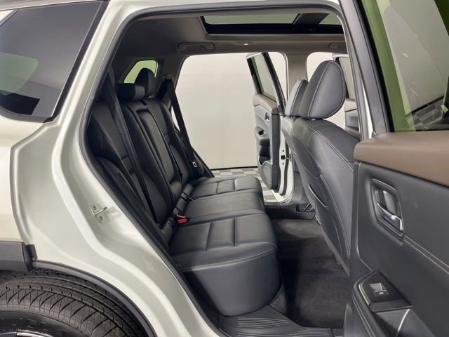 Used 2023 Nissan Rogue SL FWD image 47