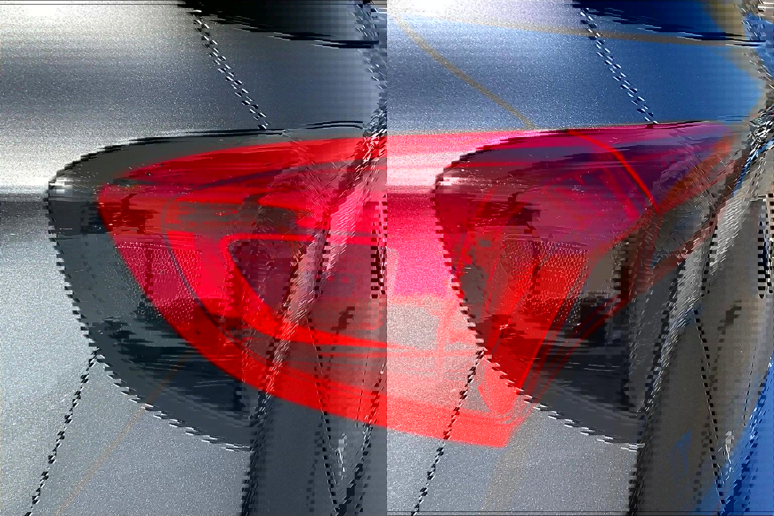 Used 2020 Buick Envision Essence FWD image 23