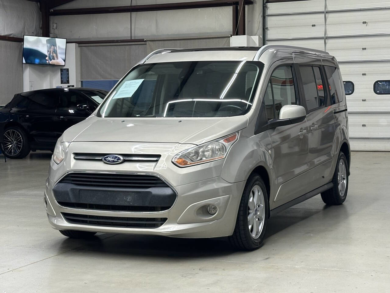 Used 2014 Ford Transit Connect Titanium FWD image 5