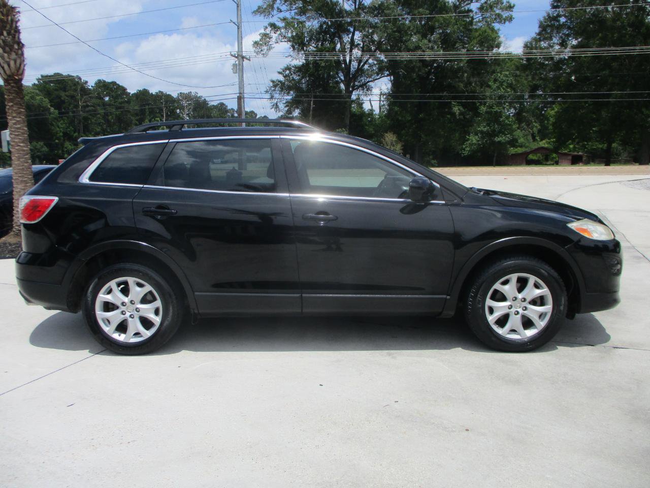 Used 2012 MAZDA CX-9 Touring w/ Moonroof & Bose Audio Pkg FWD image 2