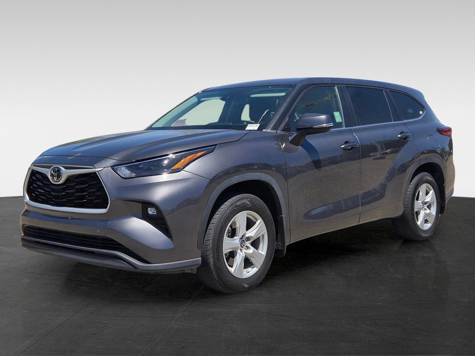 Used 2023 Toyota Highlander LE AWD/4WD image 8