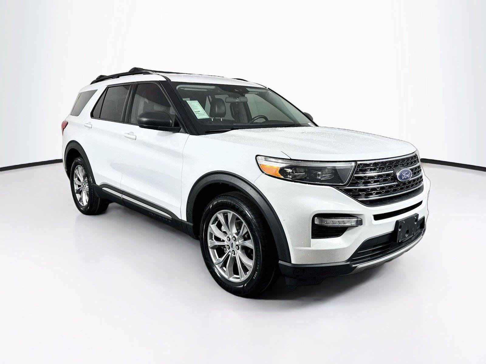 Used 2021 Ford Explorer XLT w/ Equipment Group 202A AWD/4WD image 10
