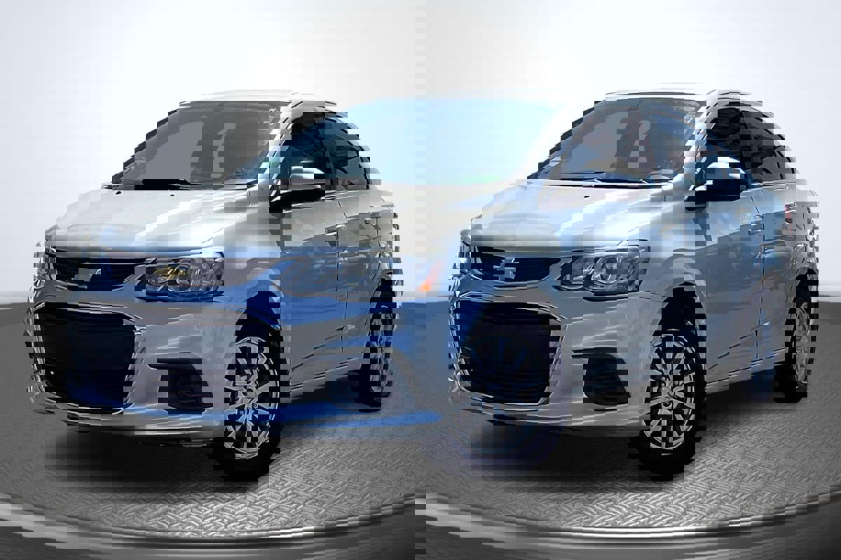 Used 2017 Chevrolet Sonic LT image 12