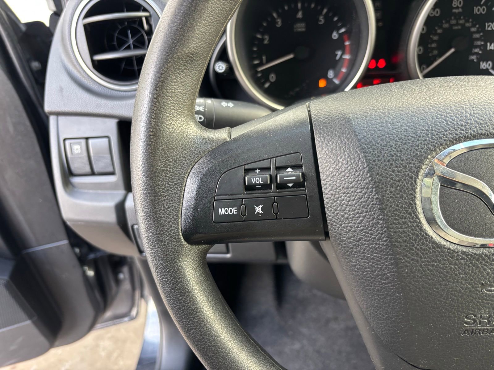 Used 2015 MAZDA MAZDA5 Sport image 17