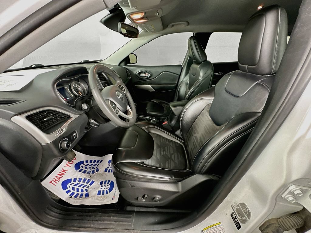 Certified 2022 Jeep Cherokee Latitude AWD/4WD image 29