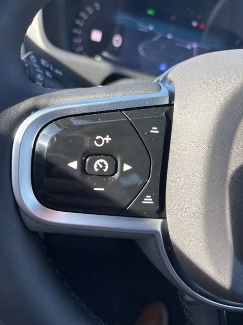 New 2026 Volvo XC90 B6 Plus w/ Protection Package Premier AWD/4WD image 16