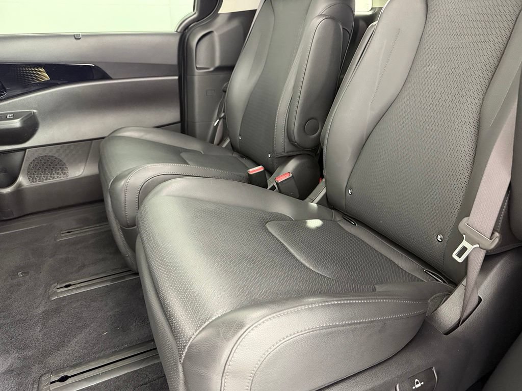 Used 2025 Kia Carnival SX Prestige FWD image 20