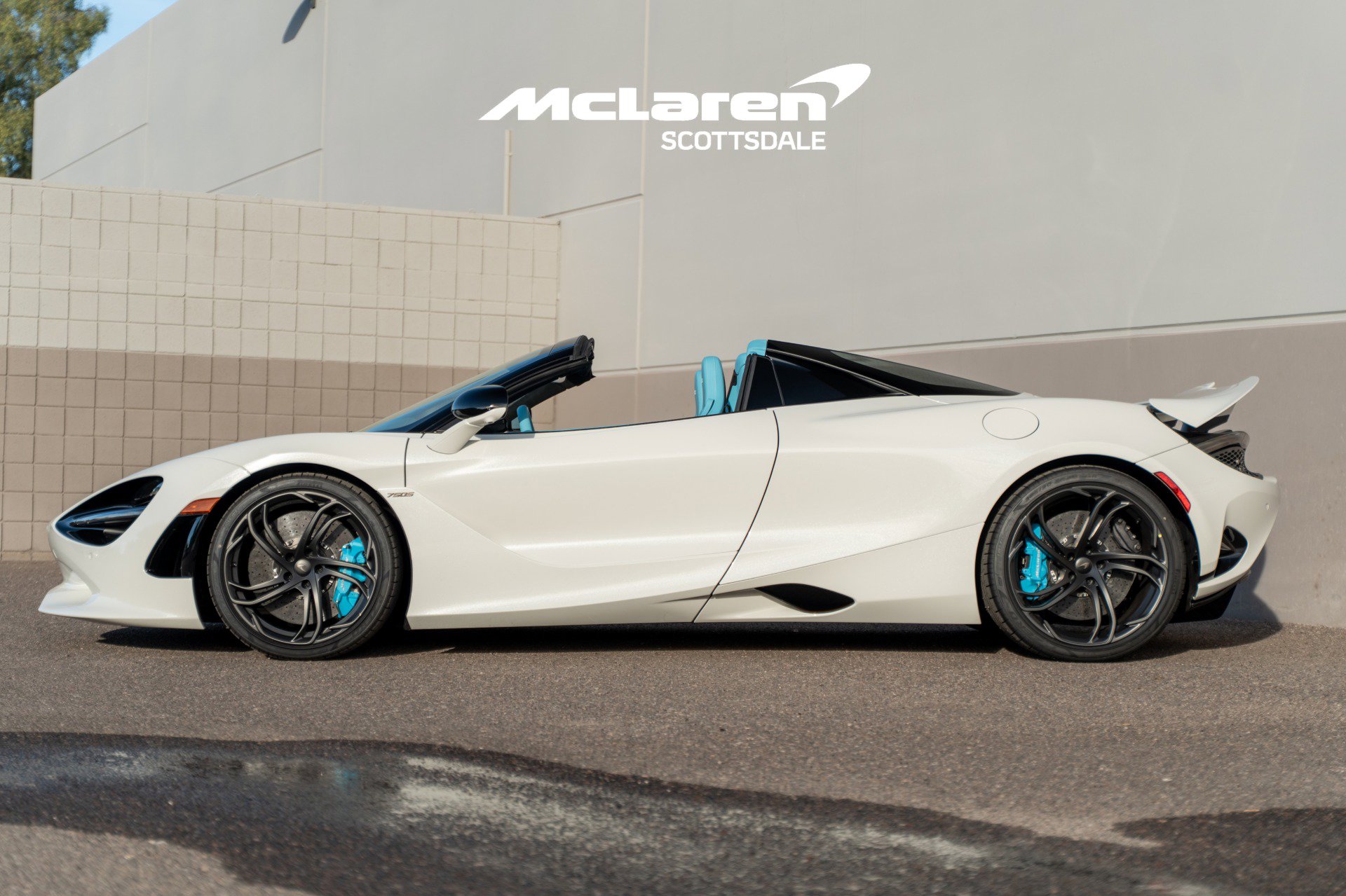 Used 2026 McLaren 750S Spider RWD image 4