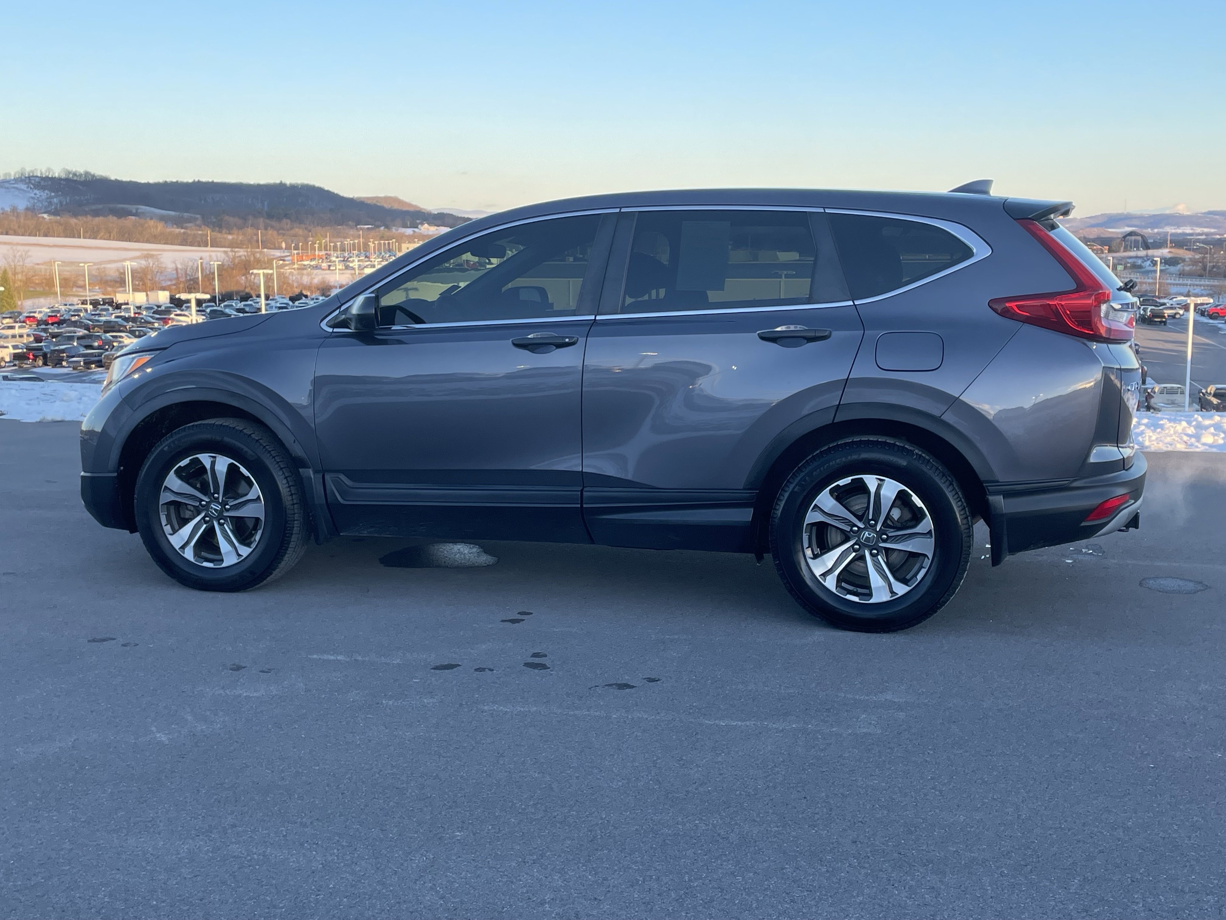 Used 2018 Honda CR-V LX image 7