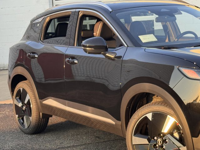 New 2025 Nissan Kicks SR w/ SR Premium Package image 4