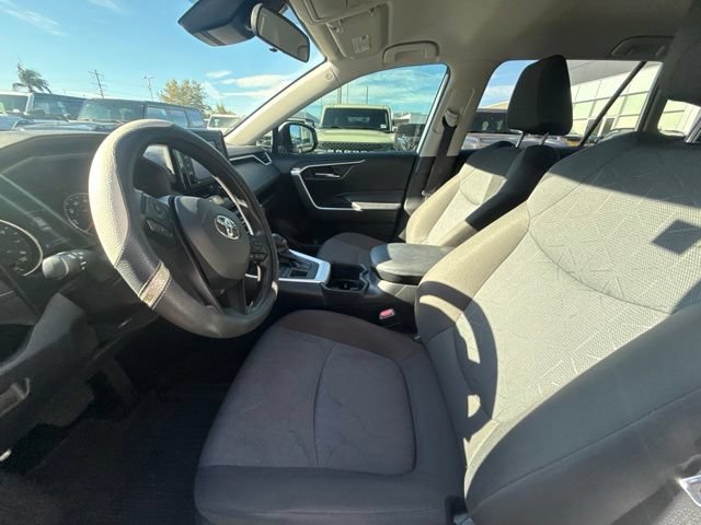 Used 2022 Toyota RAV4 XLE w/ Carpet Mat Package (TMS) AWD/4WD image 7